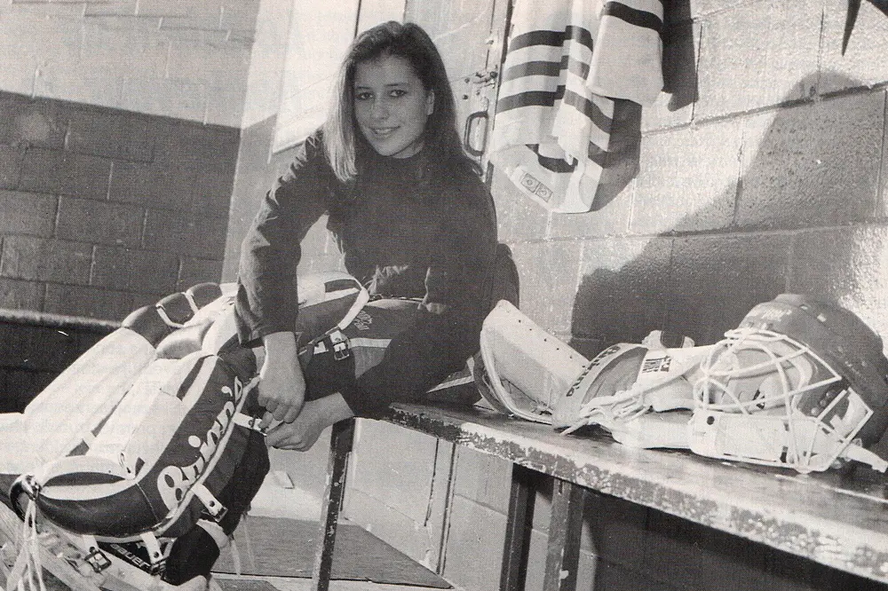 * Manon Rhéaume (TR) - becomes the first woman to play a game in the Quebec Major Junior Hockey League on November 26th 1991. One of her teammates during this game was her brother, Pascal Rhéaume. In 17 minutes, she allowed 3 goals to the Granby Bisons players. Injured after receiving a slapshot in the protective helmet, she had to leave the game. | Game score: Granby 10 @ Trois-Rivières 6