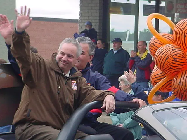 Mario Durocher (head coach) and John Greene (general manager), during the parade in the streets of Victoriaville in the spring of 2002.
